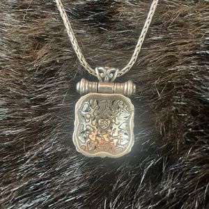 Beautiful Brighton necklace - great vintage look!